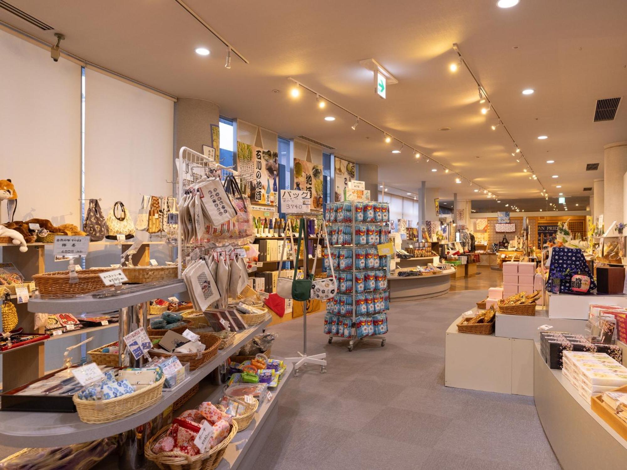 Apa Hotel & Resort Kaga Katayamazu Onsen Kasuikyo Екстер'єр фото